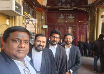 “আদিনাথ মন্দির-আদিনা মসজিদ” বিতর্ক আদালতে তুললেন প্রখ্যাত পিতাপুত্র আইনজীবী শঙ্কর জৈন ও শঙ্কর জৈন  