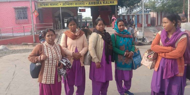 বর্ধমানের দিকে দিকে আটকে দেওয়া হল আশাকর্মীদের, কলকাতার রাস্তায় বিশাল ব্যারিকেড করে প্রস্তুত পুলিশ ; আশাকর্মীদের স্বাস্থ্যভবন অভিযানে সরকারের এই প্রকার কঠোর আচরণের নিন্দায় সরব শুভেন্দু অধিকারী 