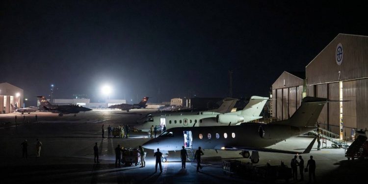 আগামী ৭২ ঘন্টার মধ্যে তেহরানের সুনির্দিষ্ট হামলা চালানোর জন্য মার্কিন গোয়েন্দা সংস্থার শীর্ষ কর্তার সঙ্গে পোপন মিটিং করলেন পাকিস্তানি সেনাপ্রধান