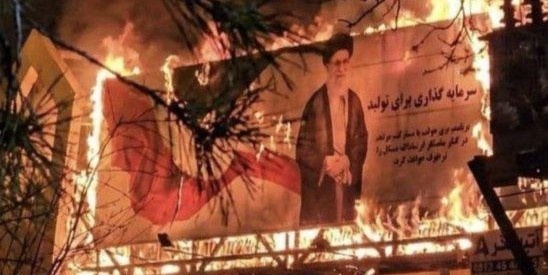 সরকারবিরোধী বিক্ষোভকারীদের ধরে ফাঁসিতে ঝোলানোর ঘোষণা করল ইরানের ইসলামিক কর্তৃপক্ষ