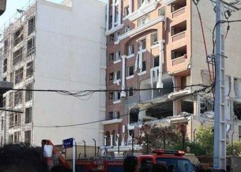 ইরানে হামলা শুরু !  সিরিয়াল বিস্ফোরণে নৌবাহিনীর কমান্ডারের মৃত্যু, আহত ১৪ জন : ইসরায়েল বলেছে : “আমরা হামলা করিনি” 