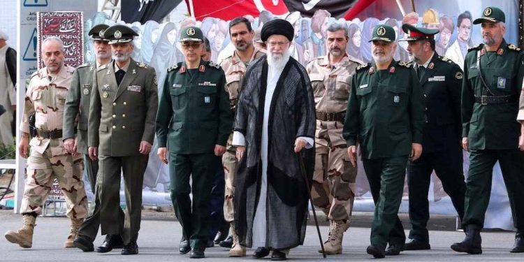 নিজের দেশের নাগরিকদের হত্যার জন্য সিরিয়া ও ইরাকের অনুগত সন্ত্রাসীদের ভাড়ায় এনেছে আয়াতুল্লাহ আলি খোমেনি