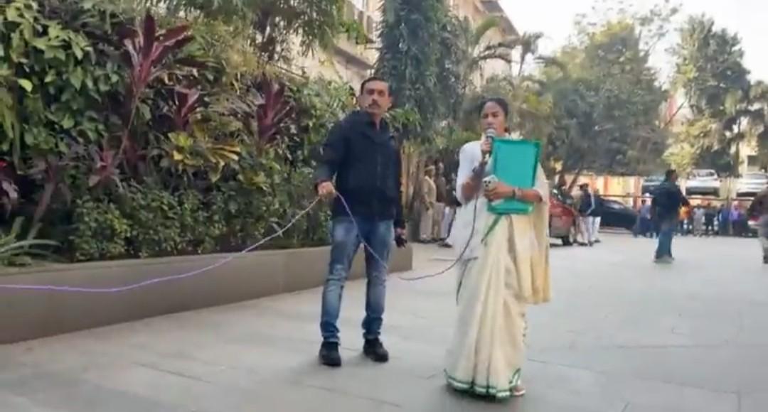 আইপ্যাক কর্ণধার প্রতীক জৈনের বাড়ি ও অফিসে ইডির হানা, তড়িঘড়ি ছুটলেন মমতা ব্যানার্জি ও সিপি মনোজ ভর্মা ; কি ফাইল সরালেন মুখ্যমন্ত্রী ? 