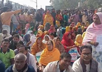 কাটোয়ার মুসলিম অধ্যুষিত গাঙ্গুলিডাঙ্গার ২২০০ জন ভোটারের মধ্যে শুনানিতে ডাক পড়ল ৮৬৩ জনের,বিএলও-কে ঘিরে বিক্ষোভ, পথ অবরোধ 