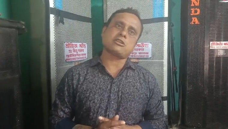 বেছে বেছে দামি মিউজিক সিস্টেমগুলো চুরি করে পূজোর মরশুমে ব্যবসায়ীকে পথে বসিয়ে দিল “অভিজ্ঞ চোর” ; চোর ধরতে ৫০ হাজার টাকা পুরষ্কার ঘোষণা করলেন ব্যবসায়ী 
