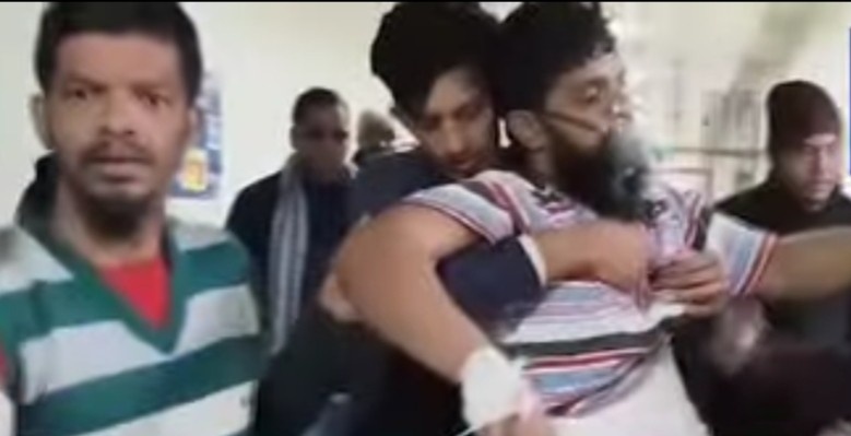 কালিয়াচকে তৃণমূল সমর্থকের গুলিতে গুরুতর আহত এক তৃণমূল সমর্থক, আহত আরও ২