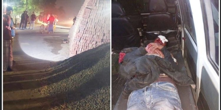 রাস্তার একাংশ দখল করে রাখা ইঁট-পাথরের স্তুপ কেড়ে নিল বাইক আরোহী যুবকের প্রাণ ; গুরুতর আহত আরও ২