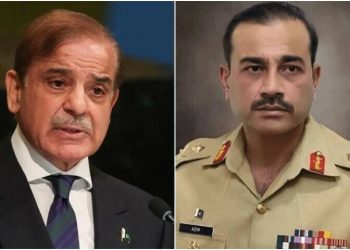 “হ্যাঁ…আমরা ভিক্ষা করি, লজ্জায় মাথা হেঁট হয়ে যায়”: পাকিস্থানি প্রধানমন্ত্রী