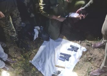 সাম্বায় আন্তর্জাতিক বর্ডারের কাছে পাকিস্তানি ড্রোন থেকে ফেলে দেওয়া অস্ত্র উদ্ধার করল নিরাপত্তা বাহিনী  