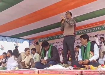 একটাও মুসলিম,বাগদি বা আদিবাসীর নাম বাদ গেলে বিজেপি নেতাদের ছাল চামড়া তুলে দেব : তৃণমূল নেতা দেবু টুডুর হুঁমকি 