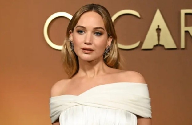 অপরিচিতদের সাথে যৌন দৃশ্য করতে স্বাচ্ছন্দ্য বোধ করেন হলিউড অভিনেত্রী জেনিফার লরেন্স 