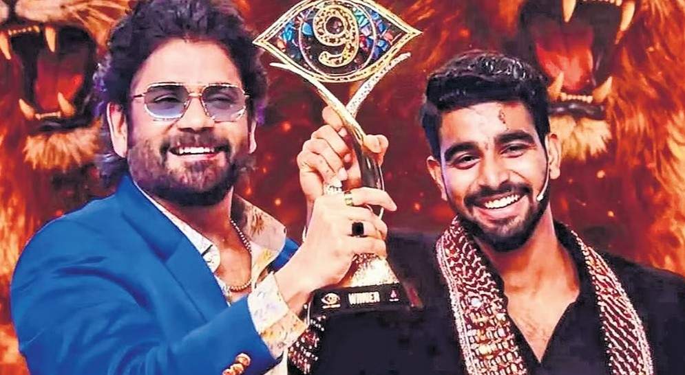 নিম্নবিত্ত পরিবার থেকে উঠে আসা সিআরপিএফ কনস্টেবল কল্যাণ পাডালার ‘বিগ বস তেলেগু সিজন ৯’ জয় করেছেন