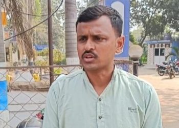 কাজে যোগ দিতে যাওয়ার পথে পূর্ব বর্ধমানের ভাতারে আক্রান্ত এক সেনা জওয়ান 