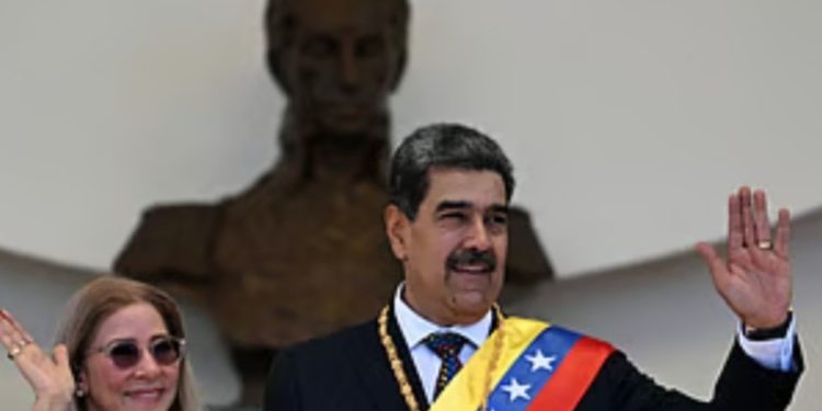 ভেনেজুয়েলায় হামলা চালিয়ে প্রেসিডেন্ট মাদুরো ও তাঁর স্ত্রীকে ধরেছে আমেরিকা : বললেন ডোনাল্ড ট্রাম্প