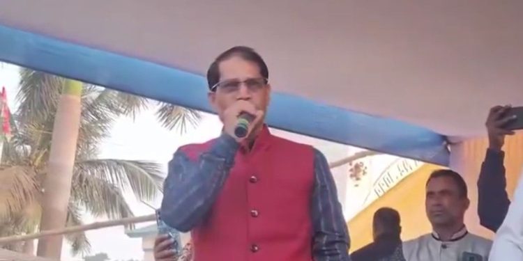 ফাইনাল লিস্ট ঠিকঠাক না হলে নির্বাচন কমিশনারকে পেটানো ও চারিদিকে আগুন জ্বালানোর” হুমকি দিলেন ফারাক্কার তৃণমূল বিধায়ক মনিরুল ইসলাম