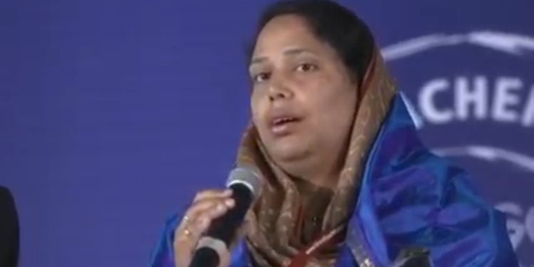 “ঘর পেতে হলে একমাত্র মমতা ব্যানার্জিকেই ফোন করতে হবে” : মন্ত্রী সাবিনা ইয়াসমিনের “ঘরের টোপ” বক্তব্য শেয়ার করে শুভেন্দু অধিকারীর প্রতিক্রিয়া : “তৃণমূল মানেই হুমকি-ধমকি-কাটমানি”