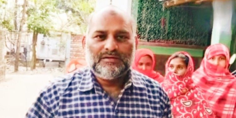 মুর্শিদাবাদের সামসেরগঞ্জের খোদ বিএলও আবু ওবায়দা বিন জাররাহের ডাক পড়ল শুনানিতে, নিজেকে নিজেই ধরালেন নোটিশ