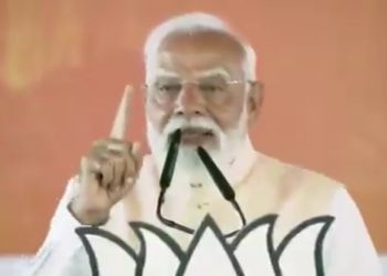 “পশ্চাদমুখী রাজনৈতিক ভাবনা সমন্বিত দলগুলির বহু বছর ধরে পূর্ব ভারতের রাজনীতিতে ছিল” : কংগ্রেস-বামপন্থী-তৃণমূলকে বিঁধলেন মোদী 