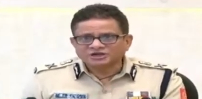 ভোটের আগেই ছেড়ে দিতে হচ্ছে রাজীব কুমারকে ; ডিজি নিয়োগে ক্যাট ৪৮ ঘন্টার সময় বেঁধে দেওয়ায় বিপাকে মমতা ব্যানার্জি 