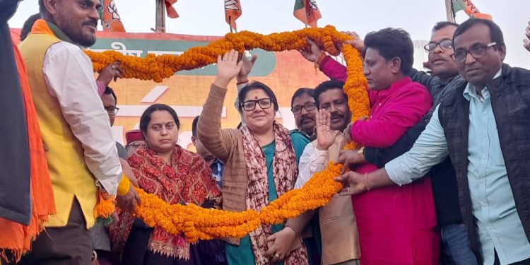 “বাংলাকে যদি বাংলাদেশে পরিনত করতে না চান তাহলে তৃণমূলের বুথ দখল রুখতে মেয়েদের হাতে অস্ত্র তুলে নিতে হবে” : বললেন লকেট চ্যাটার্জি 