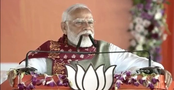 “পালটানো দরকার, চাই বিজেপি সরকার” : ‘জঙ্গলরাজের অবসান ঘটাতে সংকল্প পাঠ করালেন প্রধানমন্ত্রী