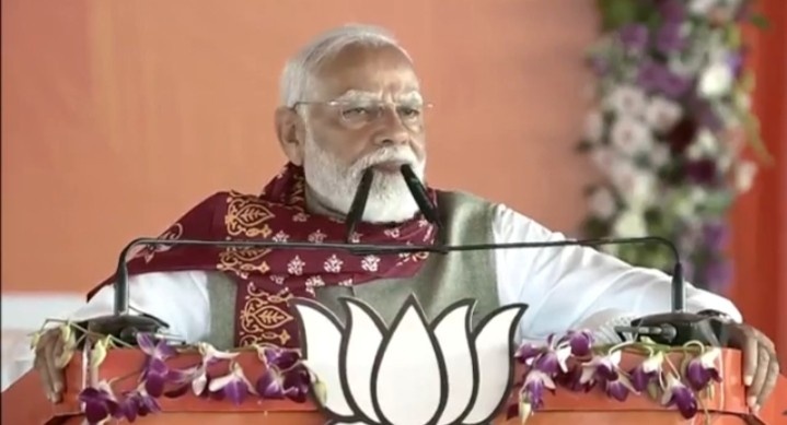 “পালটানো দরকার, চাই বিজেপি সরকার” : ‘জঙ্গলরাজের অবসান ঘটাতে সংকল্প পাঠ করালেন প্রধানমন্ত্রী