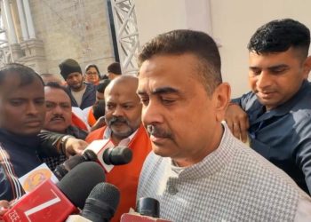 “এরা হিজাব-বোরখার লোক, ওদের নাম উল্লেখ করে এই স্থান অপবিত্র করব না” : স্বামীজির বাড়িতে গিয়ে মমতা-অভিষেককে খোঁচা শুভেন্দুর 