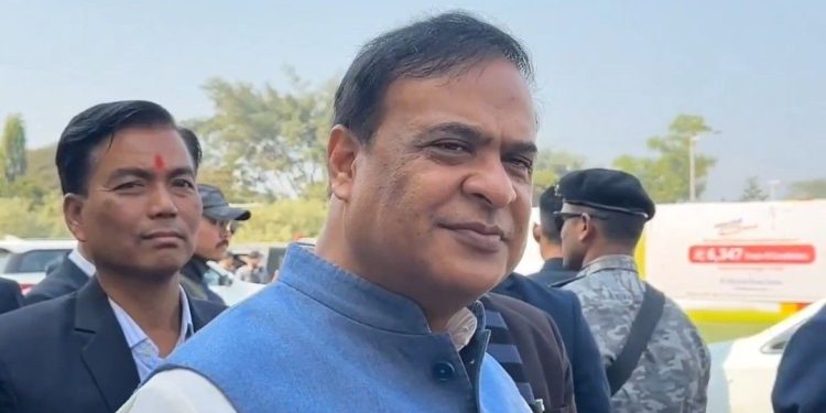 “যদি সংখ্যালঘু না হতে চাও তাহলে তাড়াতাড়ি বিয়ে করে ২-৩টি সন্তান জন্ম দাও” : অসমীয়া যুবকদের প্রতি মুখ্যমন্ত্রী হিমন্ত বিশ্ব শর্মার আহ্বান