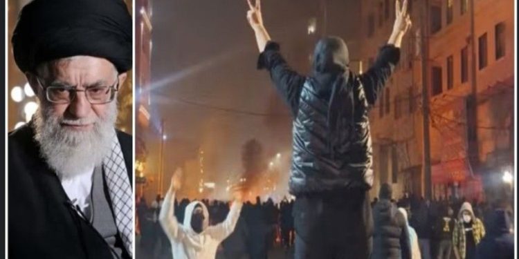 ছোটোখাটো মার্কিন হামলা হলেই জনরোষ নিয়ন্ত্রণের বাইরে চলে যাওয়ার আশঙ্কায় আতঙ্কিত আলি খোমেনি 