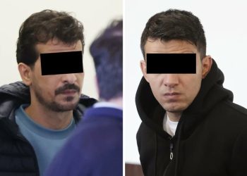 জার্মানির ডুসেলডর্ফ শহরে পার্ক করা গাড়ির হুডের উপরে ২৭ বছর বয়সী এক তরুনীকে গনধর্ষণ করল ৩ সিরিয়ান নাগরিক