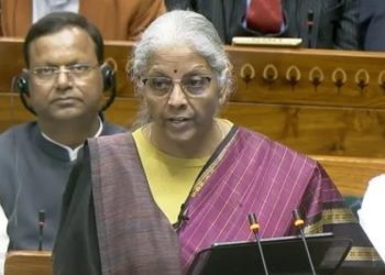 প্রতিরক্ষা খাতে ইতিহাসের সবচেয়ে বড় বরাদ্দ ; ক্ষেপণাস্ত্র, যুদ্ধবিমান, সাবমেরিন এবং ড্রোন কেনার জন্য বিপুল ব্যয় বরাদ্দ করলেন অর্থমন্ত্রী নির্মলা সীতারমন