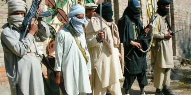 চাঁদাবাজি নিয়ে বিরোধের জের ভীষণ সংঘর্ষে জড়াল ২ সন্ত্রাসী গোষ্ঠী টিটিপি ও আইএস(কে) ; শীর্ষ আইসিস কমান্ডার হামজাসহ খতম আরও অনেক সন্ত্রাসী খতম আরও অনেক সন্ত্রাসী