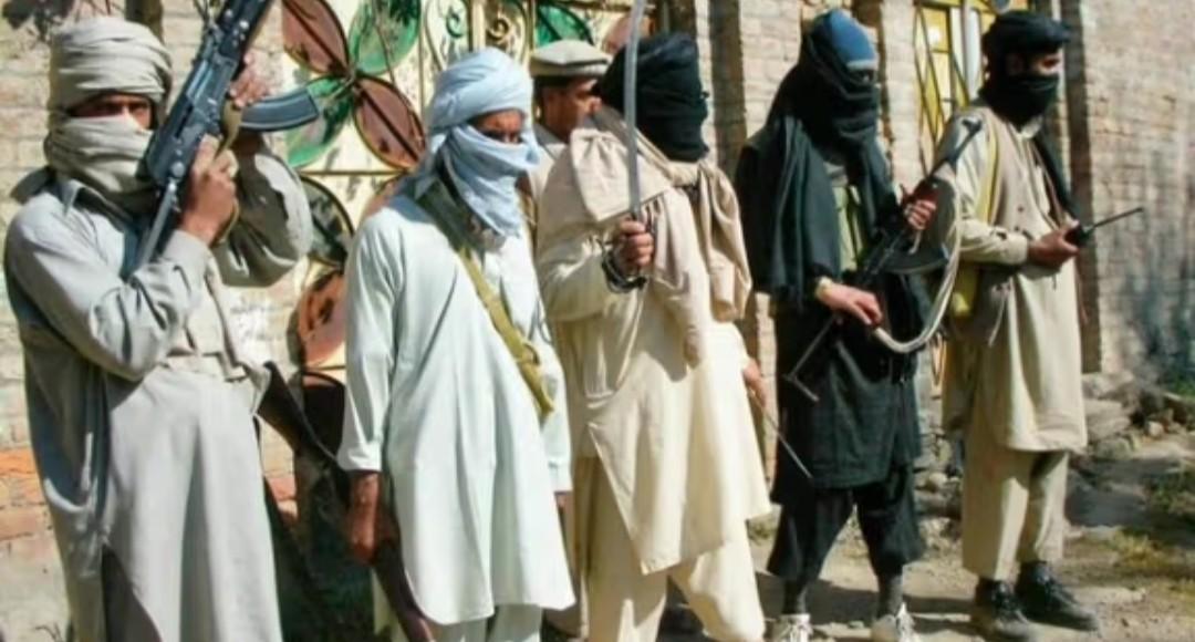 চাঁদাবাজি নিয়ে বিরোধের জের ভীষণ সংঘর্ষে জড়াল ২ সন্ত্রাসী গোষ্ঠী টিটিপি ও আইএস(কে) ; শীর্ষ আইসিস কমান্ডার হামজাসহ খতম আরও অনেক সন্ত্রাসী খতম আরও অনেক সন্ত্রাসী