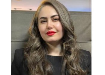 প্রতিবাদ করে মৃত্যুদণ্ডের ঝুঁকিতে শিক্ষিকা ; ইরানিরা ট্রাম্পকে পরামর্শ দিচ্ছে : “খোমেনির সঙ্গে আলোচনা নয়,হামলা করুন” 