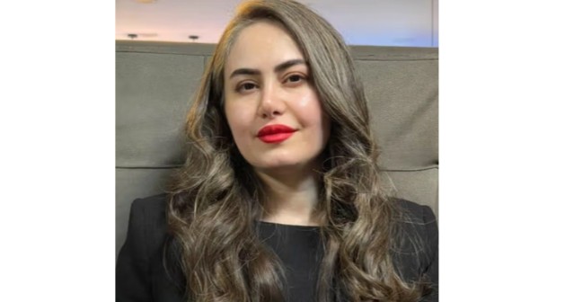 প্রতিবাদ করে মৃত্যুদণ্ডের ঝুঁকিতে শিক্ষিকা ; ইরানিরা ট্রাম্পকে পরামর্শ দিচ্ছে : “খোমেনির সঙ্গে আলোচনা নয়,হামলা করুন” 