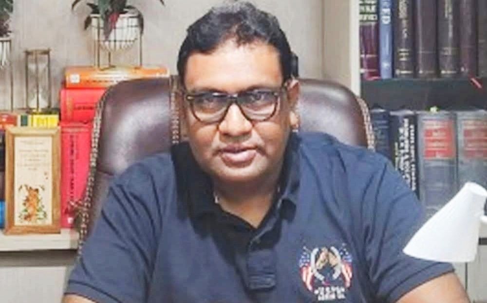 সিপিএমপন্থী আইনজীবী ফিরদৌস শামিমের বিরুদ্ধে যৌন হেনস্তার মামলা দায়ের করলেন তারই এক জুনিয়র মহিলা আইনজীবী ! 