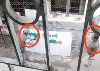 বিজেপির দেওয়াল লিখন মুছে দিল ক্যাডাররা !  বেহালার সেই ভিডিও পোস্ট করে তৃণমূলকে “কাপুরষ” বলে আখ্যা দিলেন শুভেন্দু অধিকারী 