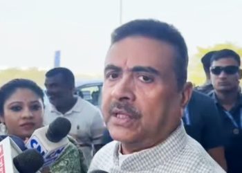 সাত আধিকারিকের সাসপেনশনকে স্বাগত জানিয়ে শুভেন্দু অধিকারী বললেন : “পুরো র‍্যাকেট মমতা ব্যানার্জি চালাচ্ছেন” এবং “বিরাট সংখ্যক বাংলাদেশি মুসলিম ও রোহিঙ্গা বাদ যাওয়া উচিত” 