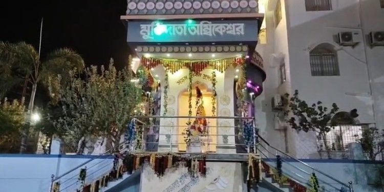 শিবরাত্রিতে মন্দিরে পূজো করার সময় মোমবাতির আগুনে গুরুতর দগ্ধ একাদশ শ্রেণীর ছাত্রী 