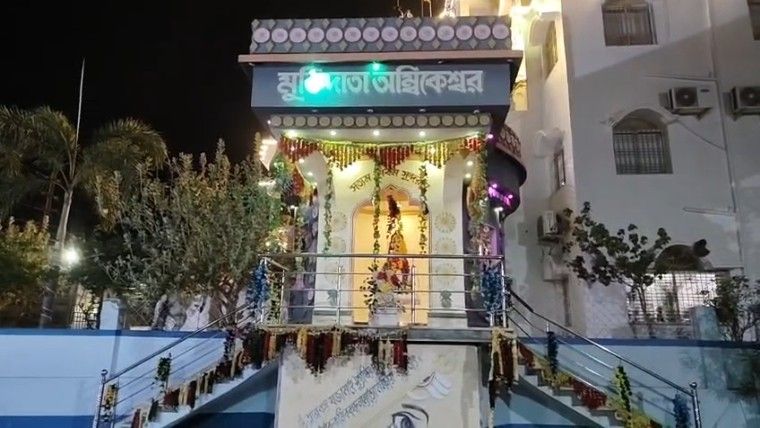 শিবরাত্রিতে মন্দিরে পূজো করার সময় মোমবাতির আগুনে গুরুতর দগ্ধ একাদশ শ্রেণীর ছাত্রী 