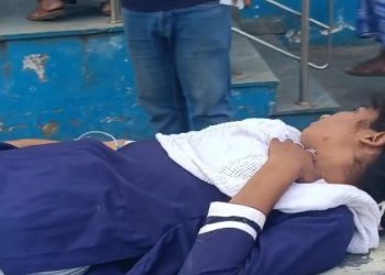 মাধ্যমিক পরীক্ষা চলাকালীন হঠাৎ অজ্ঞান ছাত্রী , হাসপাতালে করতে হল পরীক্ষার ব্যবস্থা 