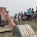 পূর্বস্থলীতে প্রকাশ্যে অত্যাধুনিক মেশিন লাগিয়ে গঙ্গা থেকে বালি তুলে পাচার রুখল গ্রামবাসী