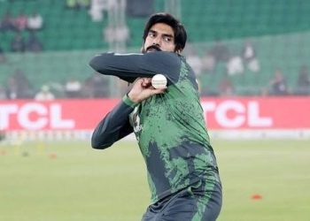 পাকিস্তানি স্পিনার উসমান তারিকের বিতর্কিত বোলিং অ্যাকশন নিয়ে তোলপাড় ক্রিকেট জগৎ 