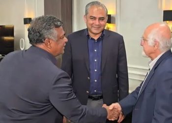 টি-টোয়েন্টি বিশ্বকাপে ভারতের বিপক্ষে ম্যাচ খেলার জন্য   আইসিসির কাছে তিনটি দাবি পেশ করেছে পাকিস্তান : সূত্র 