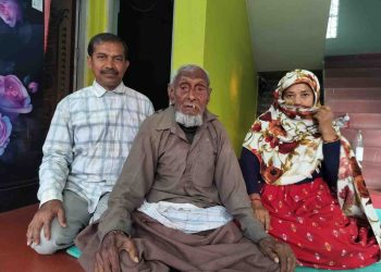 বার্ধক্য ভাতা জোটেনি ১০৪ বছরের বৃদ্ধের, ভোটের মুখে এই ঘটনা প্রকাশ্যে আসতেই তোলপাড় বর্ধমানের রাজনৈতিক মহল 