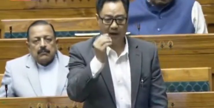 ‘এটা দুর্ভাগা দেশে লোকসভায় বিরোধীদলীয় নেতার পদ পূরণের জন্য একজন দায়িত্বশীল ব্যক্তি নেই’ : “পাপ্পু” রাহুল গান্ধীকে ঠুঁকলেন কিরন রিজিজু 