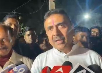 “টাকা কবে দেবে তার ঠিক নাই,তুই অনলাইনে করে দিতে পারতিস, বেকারদের ২০০ টাকা করে খরচ করে দিলি” : ‘যুবসাথী’র ফর্ম ফিল আপ নিয়ে শুভেন্দুর নিশানায় মমতা 