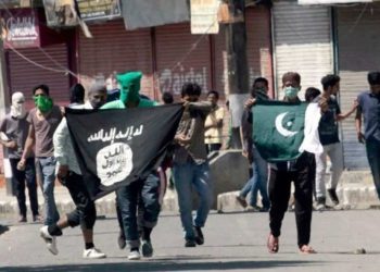 পাকিস্তানে অজ্ঞাত বন্দুকধারীদের গুলিতে খতম ১১ আইএসআইএস সন্ত্রাসবাদী 