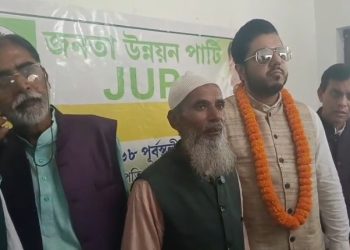 একটু একটু করে তৃণমূলের মুসলিম ভোটব্যাংকে থাবা বসাচ্ছে হুমায়ুন কবিরের দল ; পূর্বস্থলী উত্তরের পর এবার পূর্বস্থলী দক্ষিণে তৃণমূল ত্যাগের হিড়িক ! 