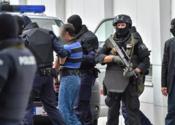 ফ্রান্সে জিহাদি হামলার আগে ১৬ বছর বয়স্ক ২ কিশোর সন্ত্রাসী গ্রেপ্তার